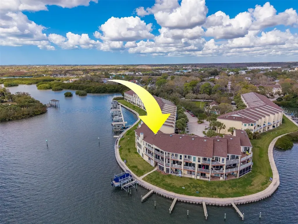138 Brent Circle Oldsmar FL 34677