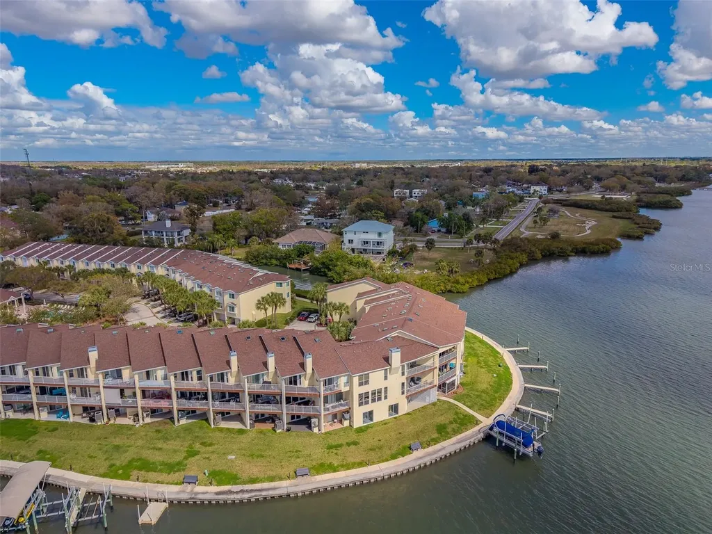 138 Brent Circle Oldsmar FL 34677