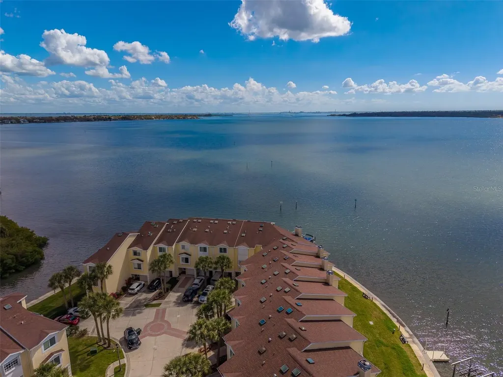138 Brent Circle Oldsmar FL 34677