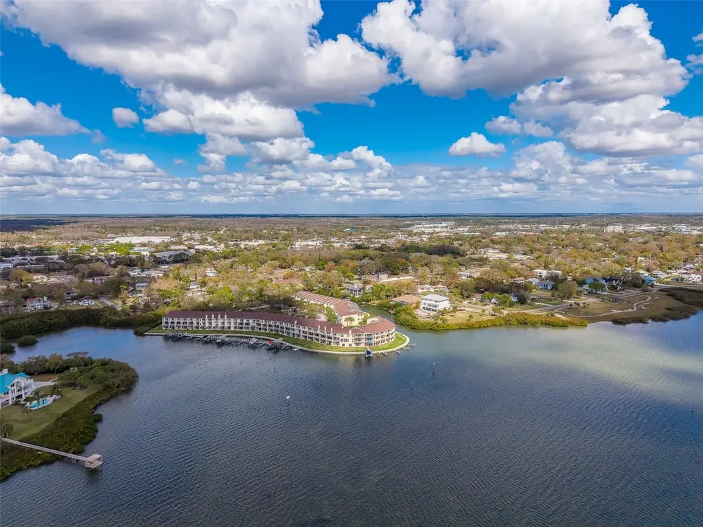 138 Brent Circle Oldsmar FL 34677