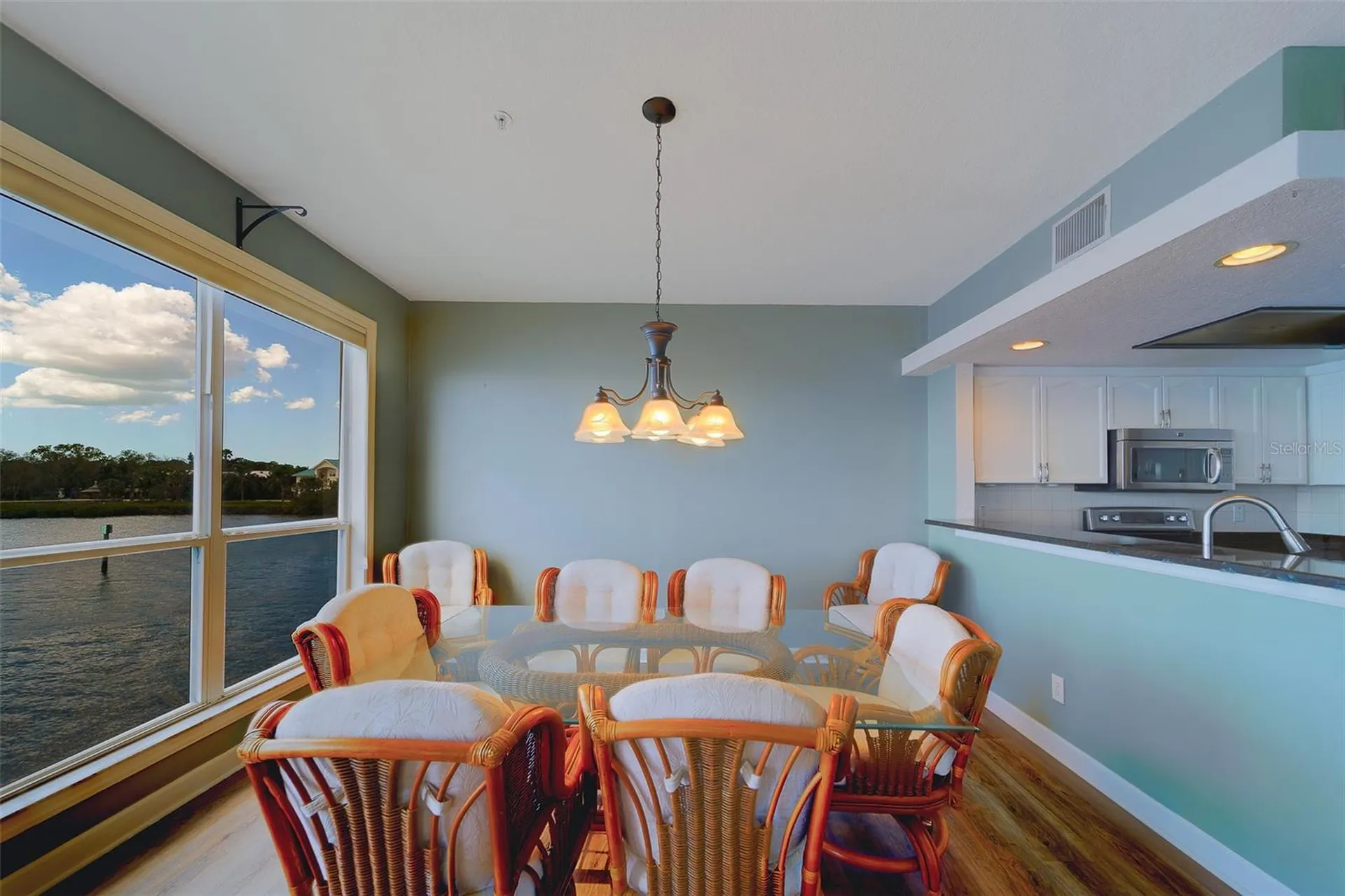138 Brent Circle Oldsmar FL 34677