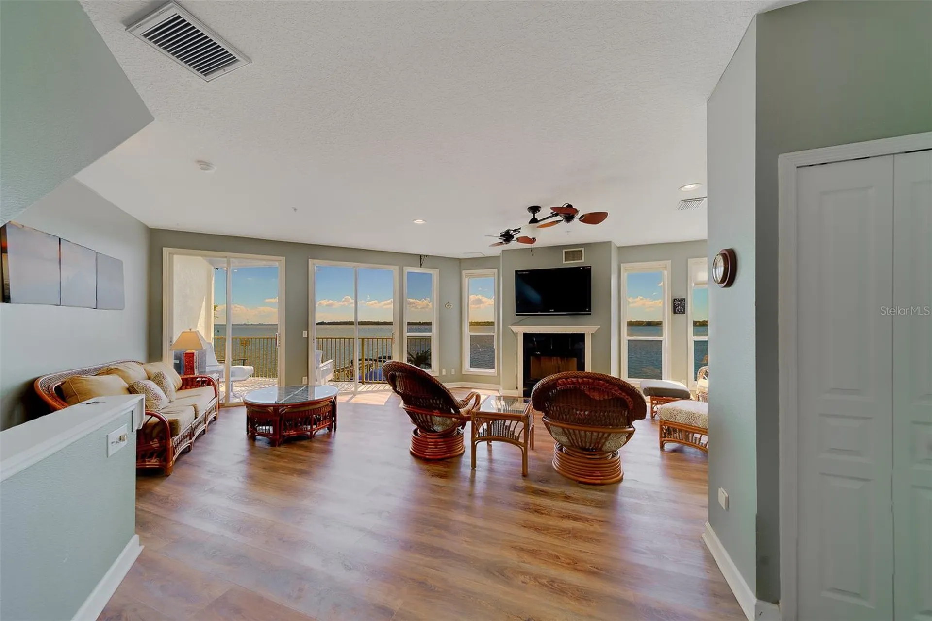 138 Brent Circle Oldsmar FL 34677
