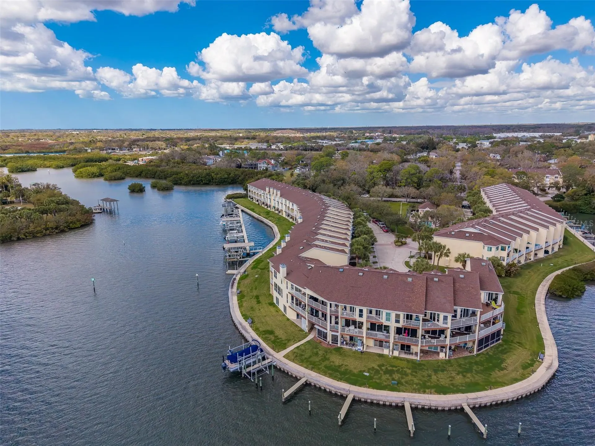 138 Brent Circle Oldsmar FL 34677