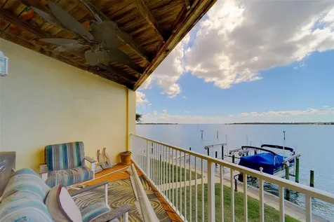 138 Brent Circle Oldsmar FL 34677