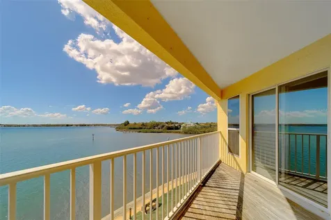 138 Brent Circle Oldsmar FL 34677