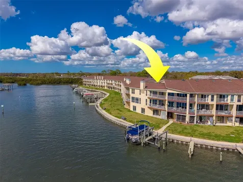 138 Brent Circle Oldsmar FL 34677