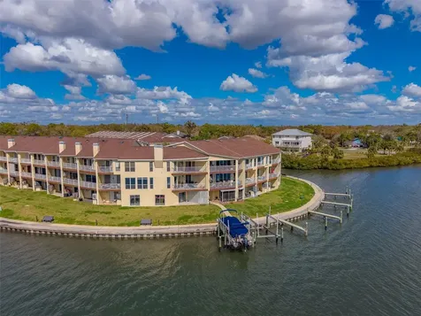 138 Brent Circle Oldsmar FL 34677