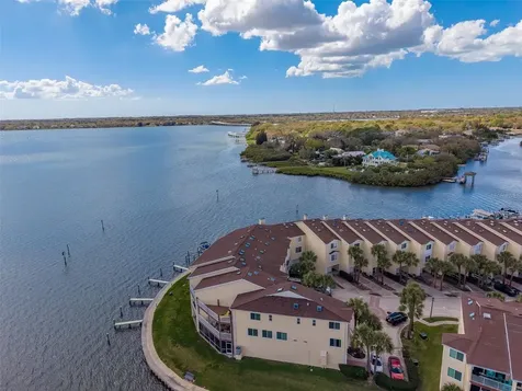 138 Brent Circle Oldsmar FL 34677