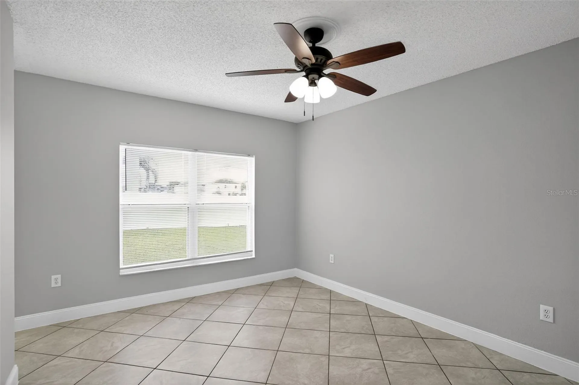 202 Amesbury Lane Kissimmee FL 34758