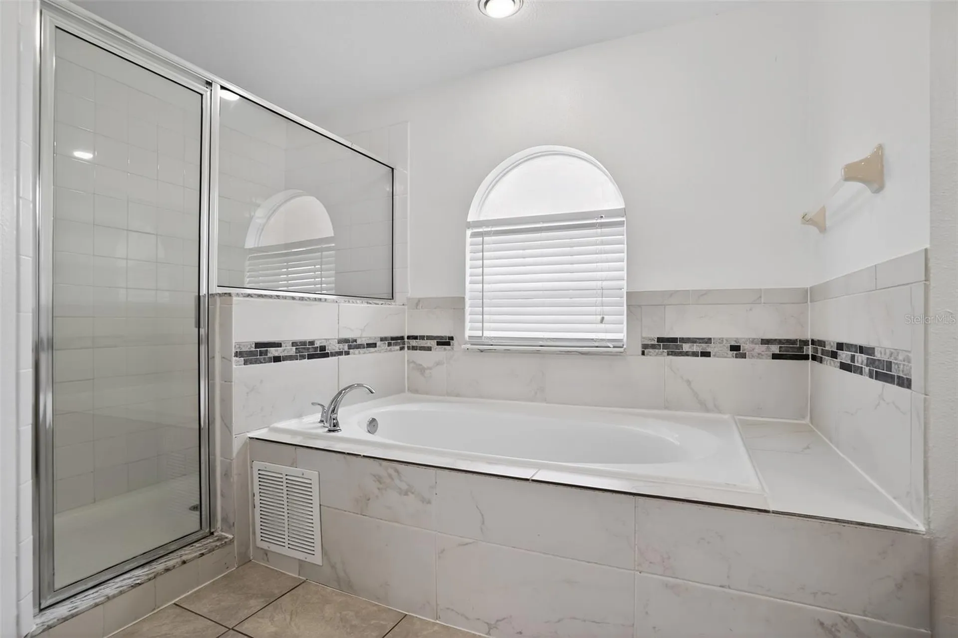 202 Amesbury Lane Kissimmee FL 34758