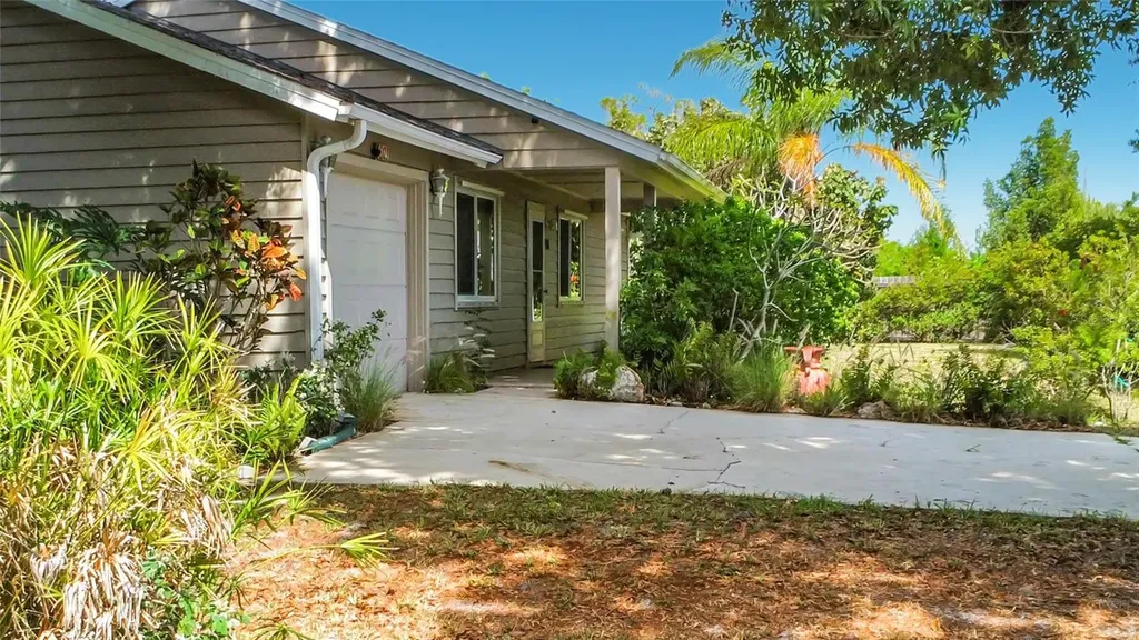 601 E Seminole Drive Venice FL 34293