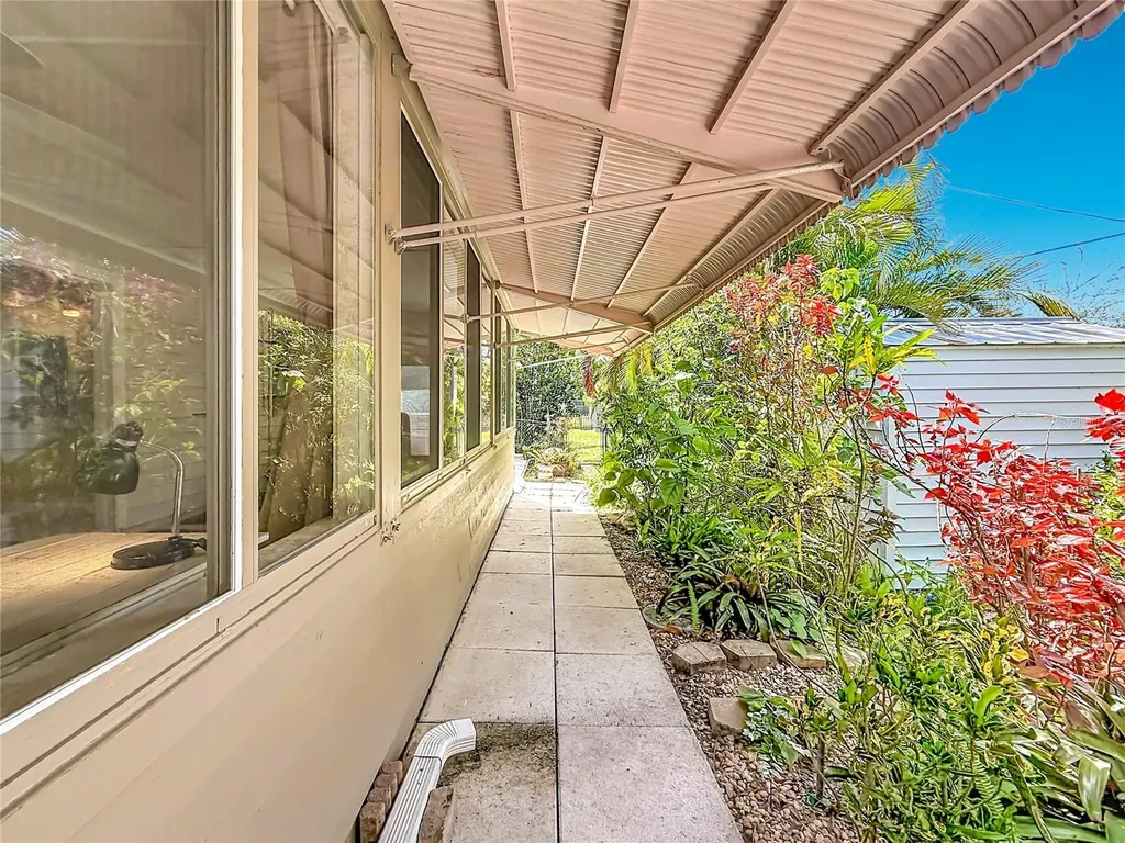 601 E Seminole Drive Venice FL 34293