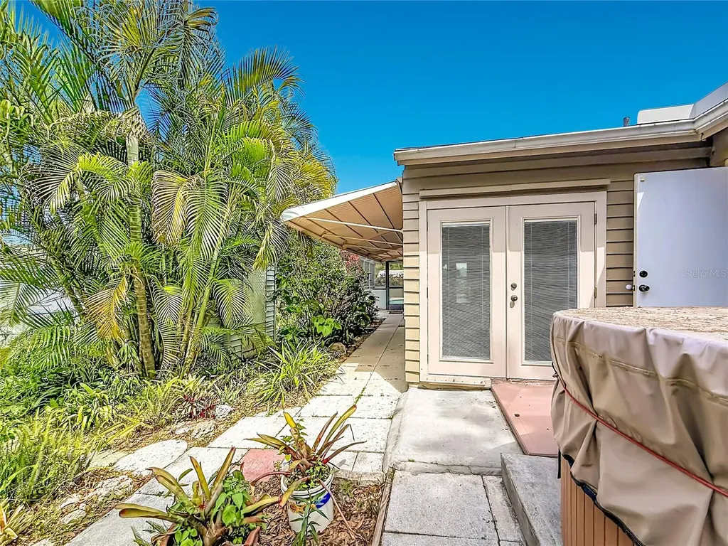 601 E Seminole Drive Venice FL 34293