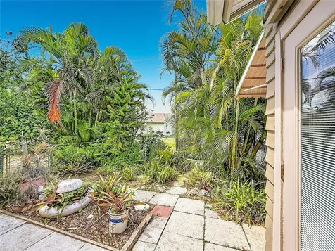 601 E Seminole Drive Venice FL 34293
