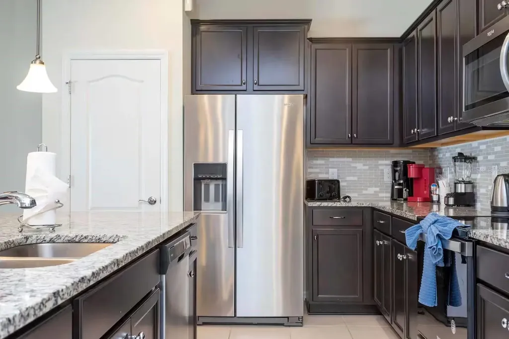 2411 Dubai Street Kissimmee FL 34747