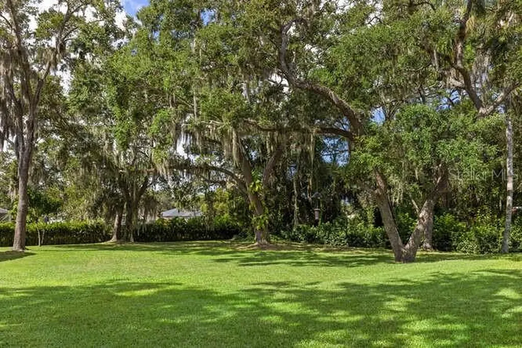 4650 10th Street Sarasota FL 34232