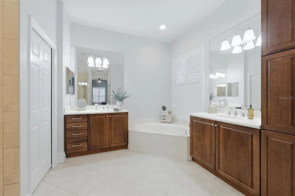 12323 Thornhill Court Lakewood Ranch FL 34202