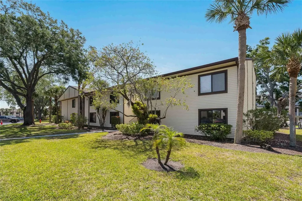 340 Moorings Cove Drive Tarpon Springs FL 34689
