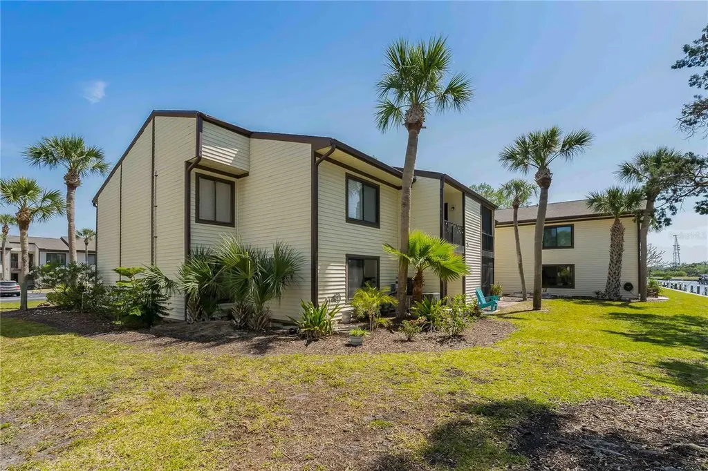 340 Moorings Cove Drive Tarpon Springs FL 34689