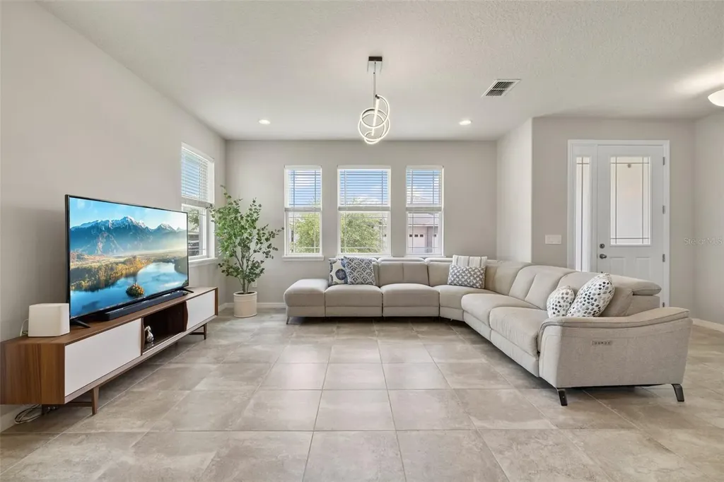 2472 Annacella Avenue Kissimmee FL 34741
