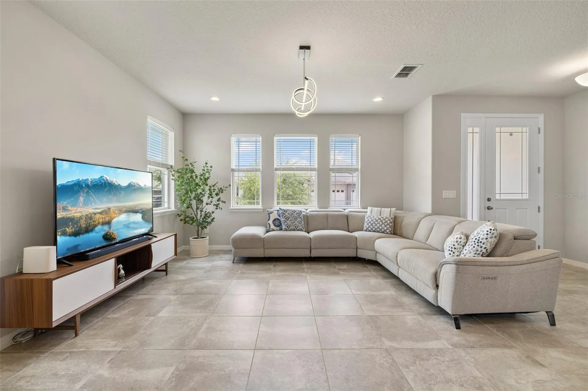 2472 Annacella Avenue Kissimmee FL 34741