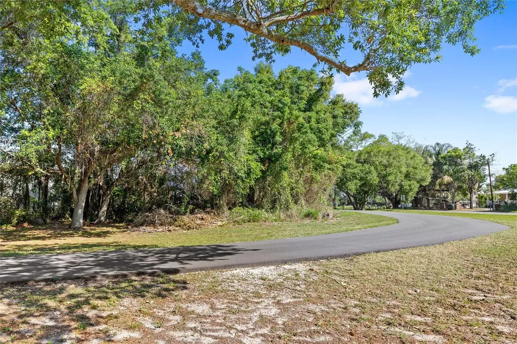 1937 Standing Rock Circle Oakland FL 34787