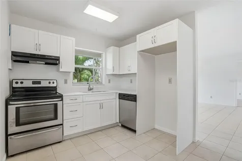 500 Santa Cruz Place NE St Petersburg FL 33703