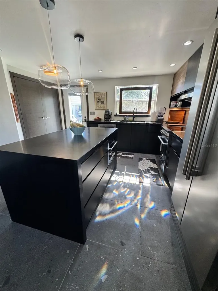 541 Spanish Drive N Longboat Key FL 34228