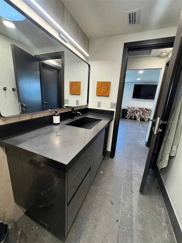 541 Spanish Drive N Longboat Key FL 34228