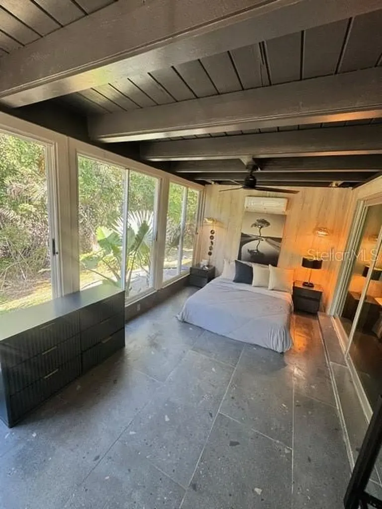 541 Spanish Drive N Longboat Key FL 34228