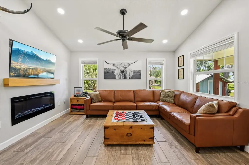 2695 Holiday Woods Drive Kissimmee FL 34744