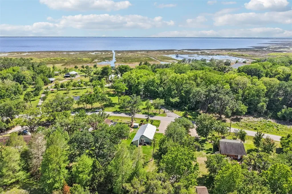 2695 Holiday Woods Drive Kissimmee FL 34744