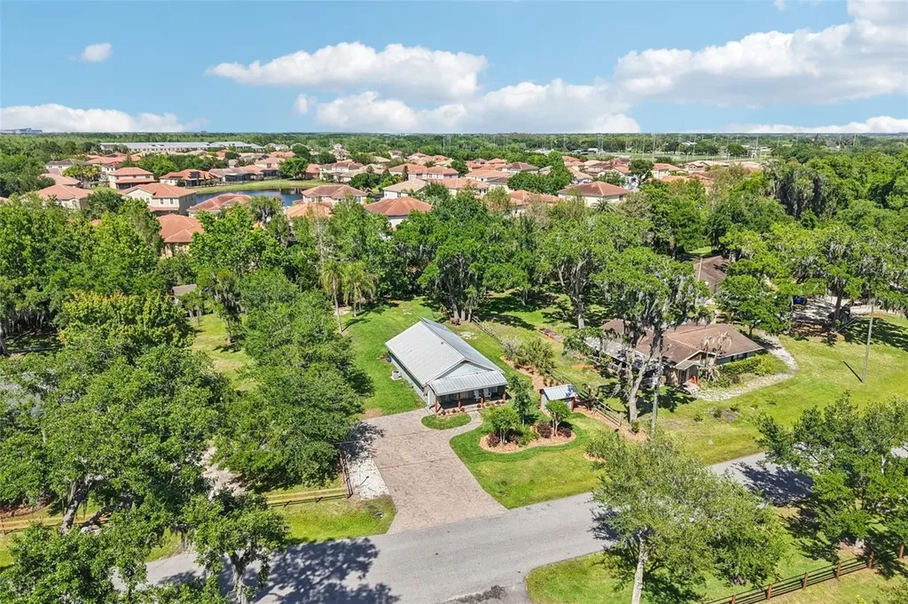 2695 Holiday Woods Drive Kissimmee FL 34744