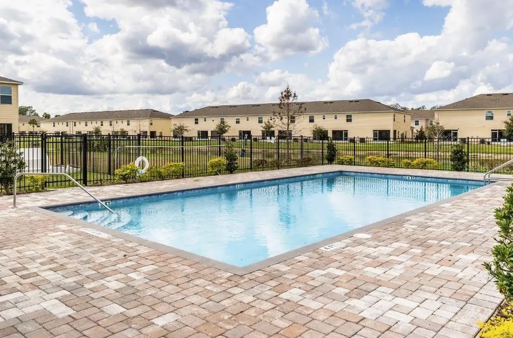 1213 South Beach Circle Kissimmee FL 34746