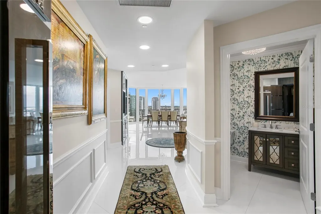 450 Knights Run Avenue Tampa FL 33602