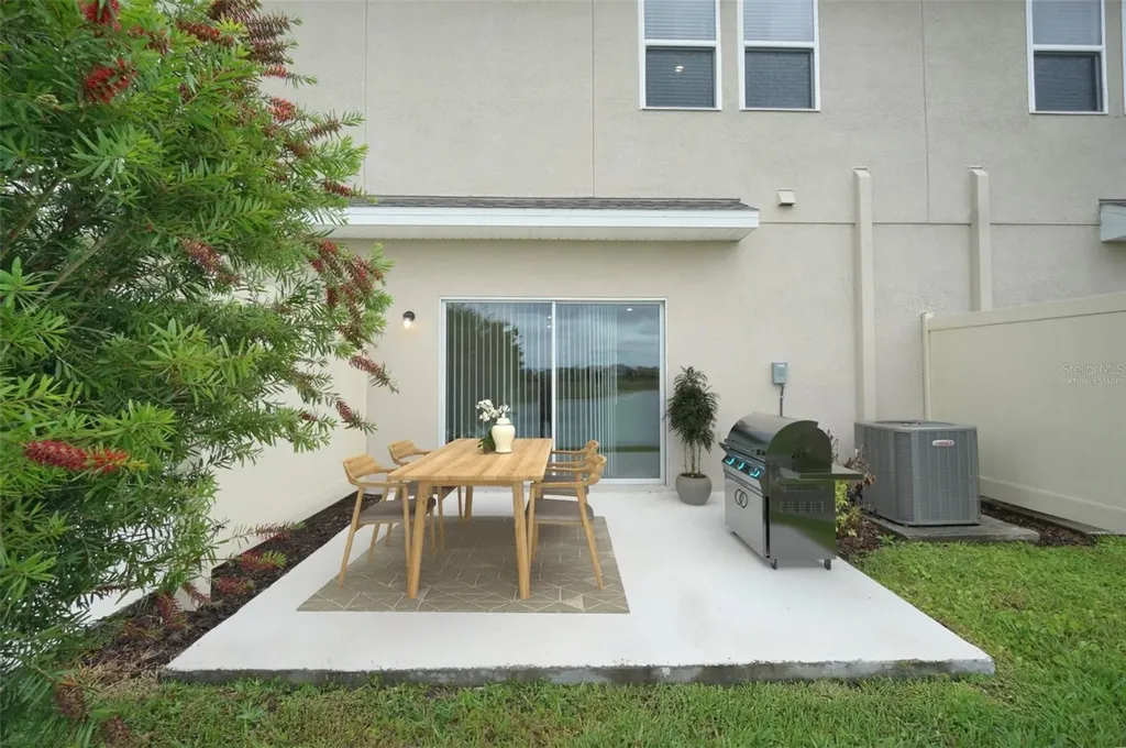 2407 Paravane Way Wesley Chapel FL 33543