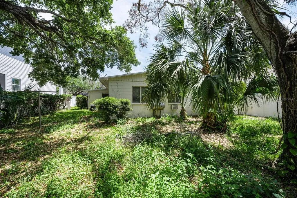 2305 S Occident Street Tampa FL 33629