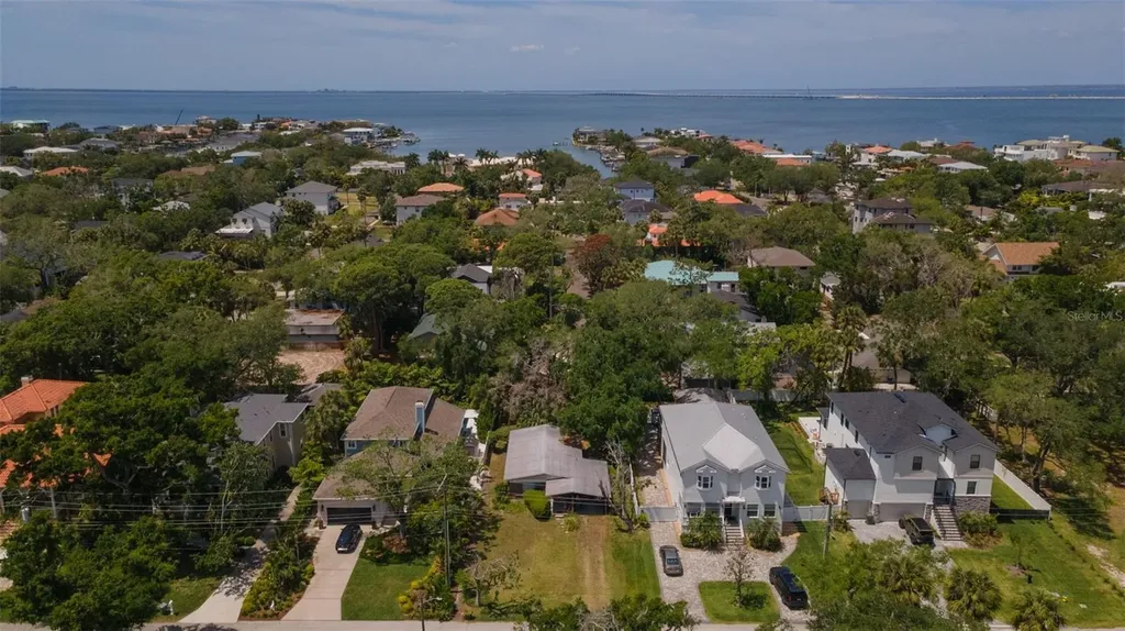 2305 S Occident Street Tampa FL 33629