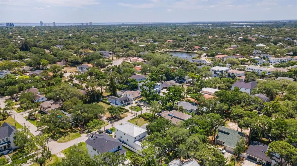 2305 S Occident Street Tampa FL 33629