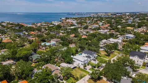 2305 S Occident Street Tampa FL 33629