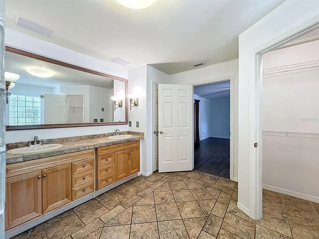 9144 Galleon Court Orlando FL 32819