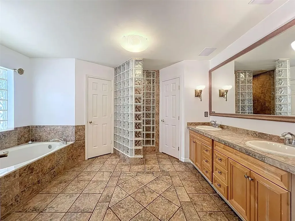 9144 Galleon Court Orlando FL 32819