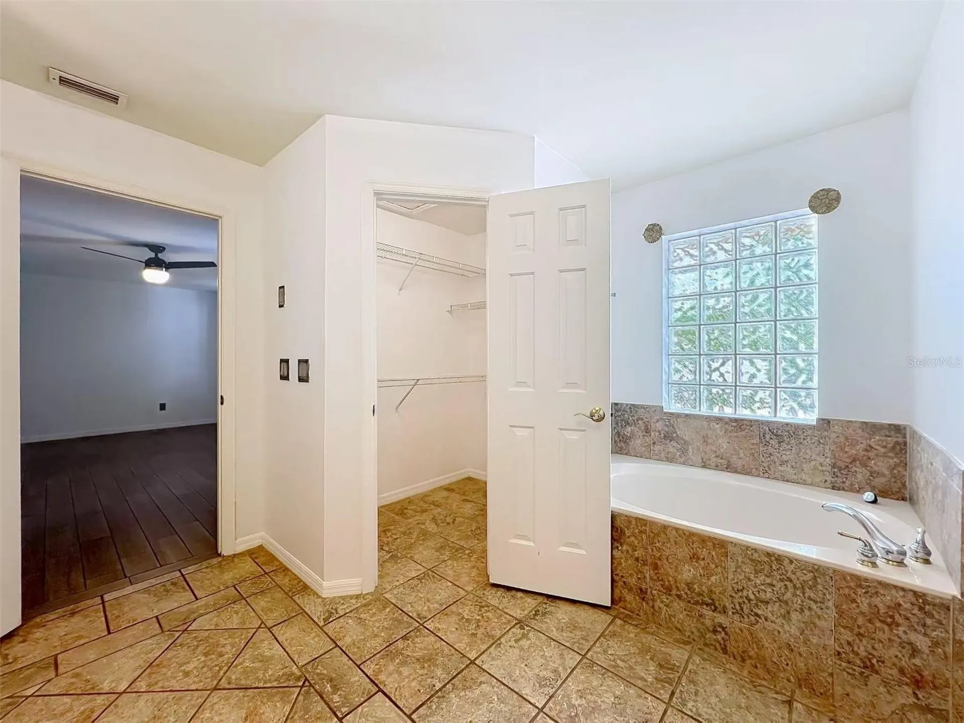 9144 Galleon Court Orlando FL 32819
