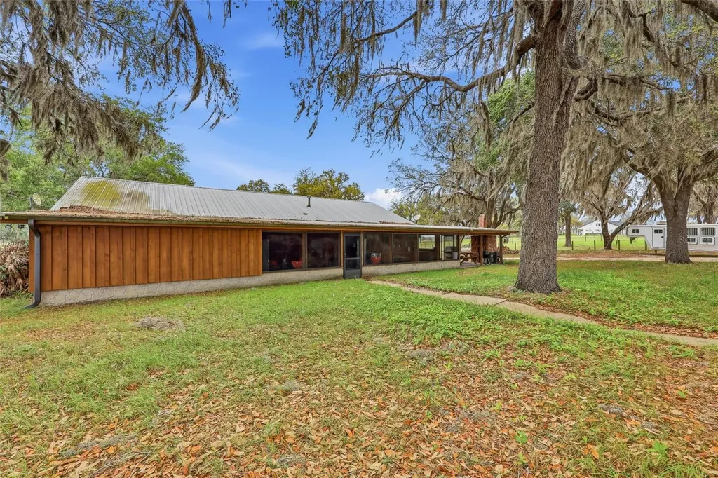 11131 NE 35th Street Bronson FL 32621