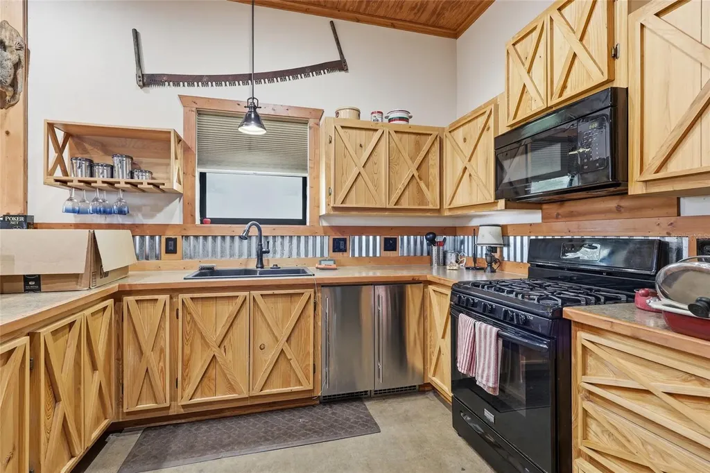 11131 NE 35th Street Bronson FL 32621