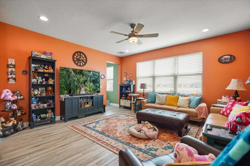 2506 Volunteer Avenue Kissimmee FL 34744