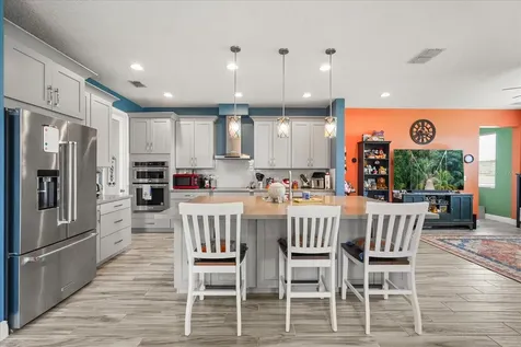 2506 Volunteer Avenue Kissimmee FL 34744