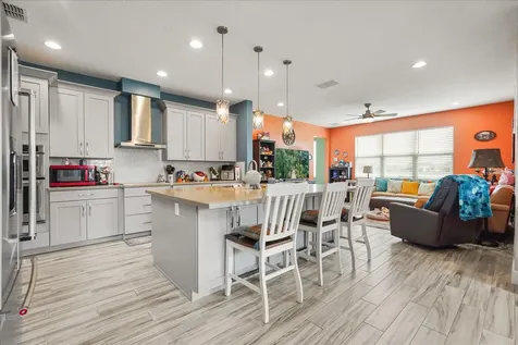 2506 Volunteer Avenue Kissimmee FL 34744