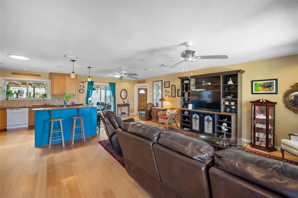 6168 Sunnybrook Boulevard Englewood FL 34224