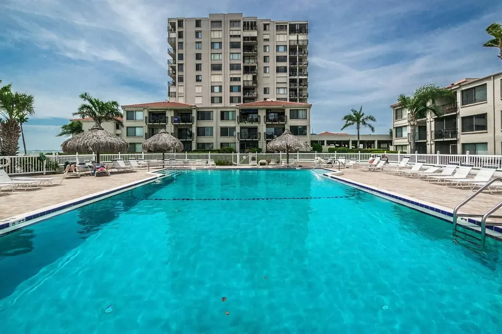 6322 Palma Del Mar Boulevard S St Petersburg FL 33715